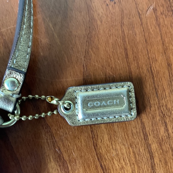 Coach Wristlet Multi-Pattern - Picture 4 of 8